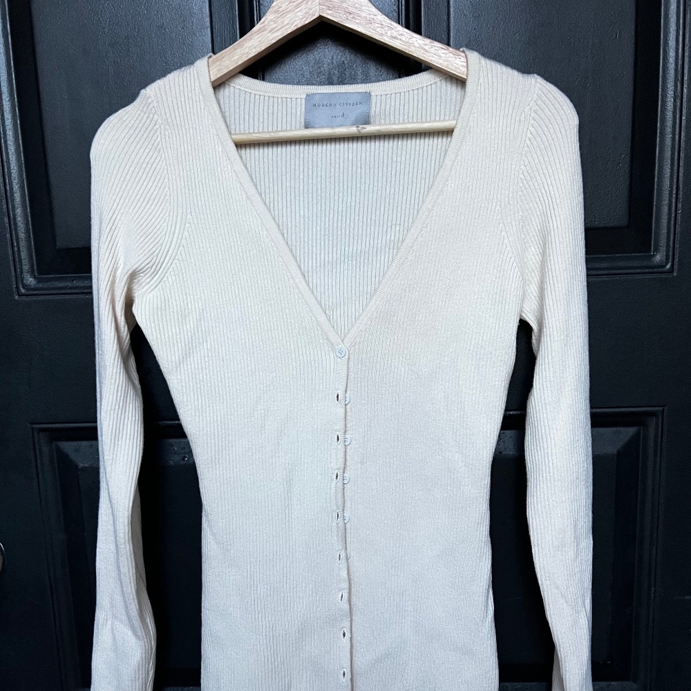 MODERN CITIZEN BUTTON FRONT CARDIGAN